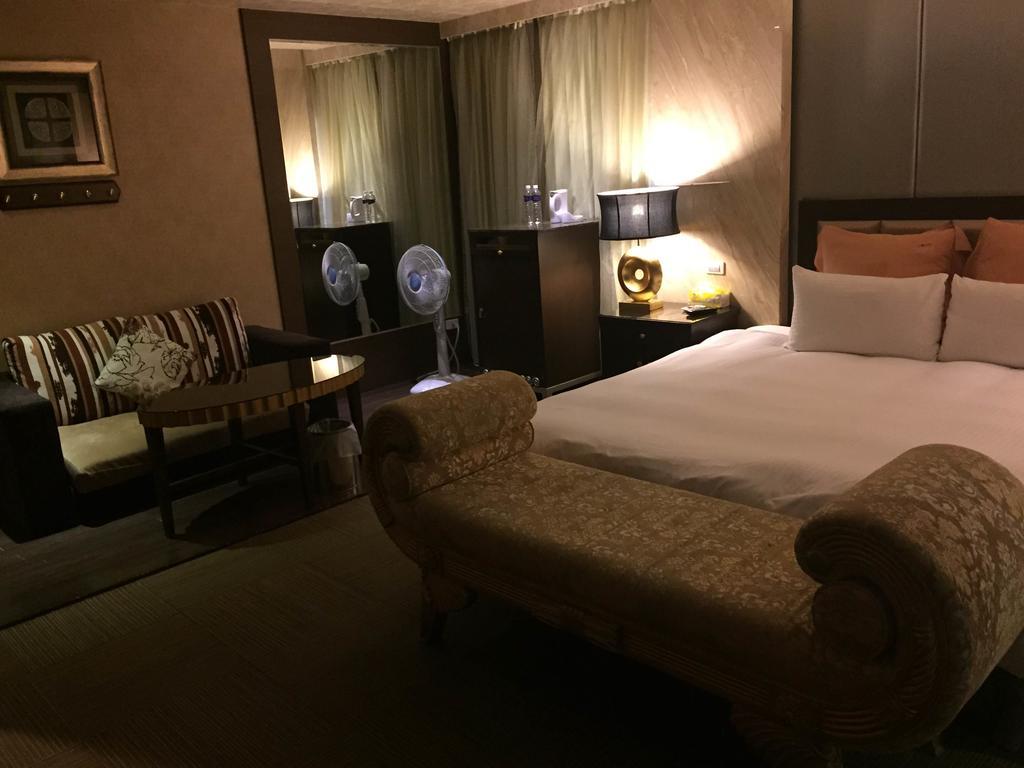 Crystal Business Motel ซินจู๋ ภายนอก รูปภาพ