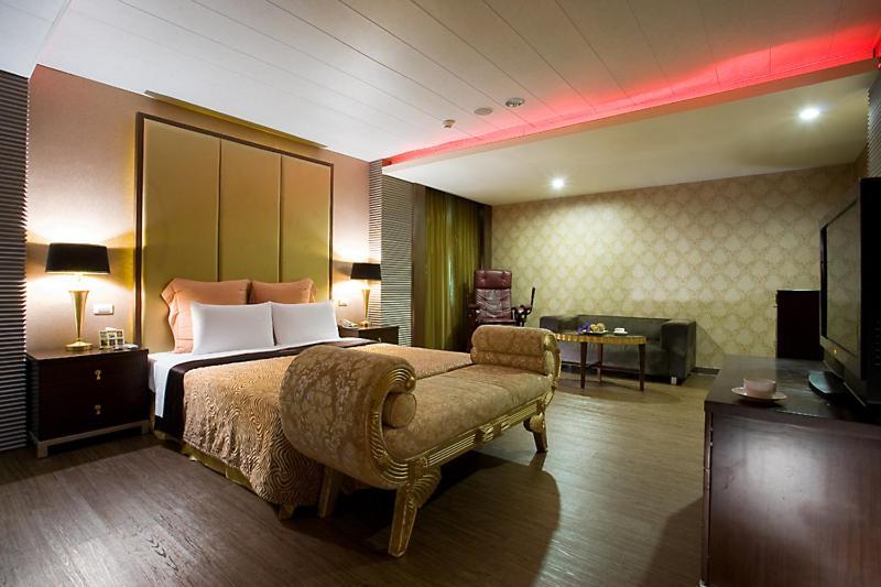 Crystal Business Motel ซินจู๋ ภายนอก รูปภาพ